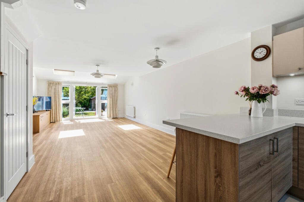 Jennings Road, Saffron Walden, Essex, CB11 photo 4