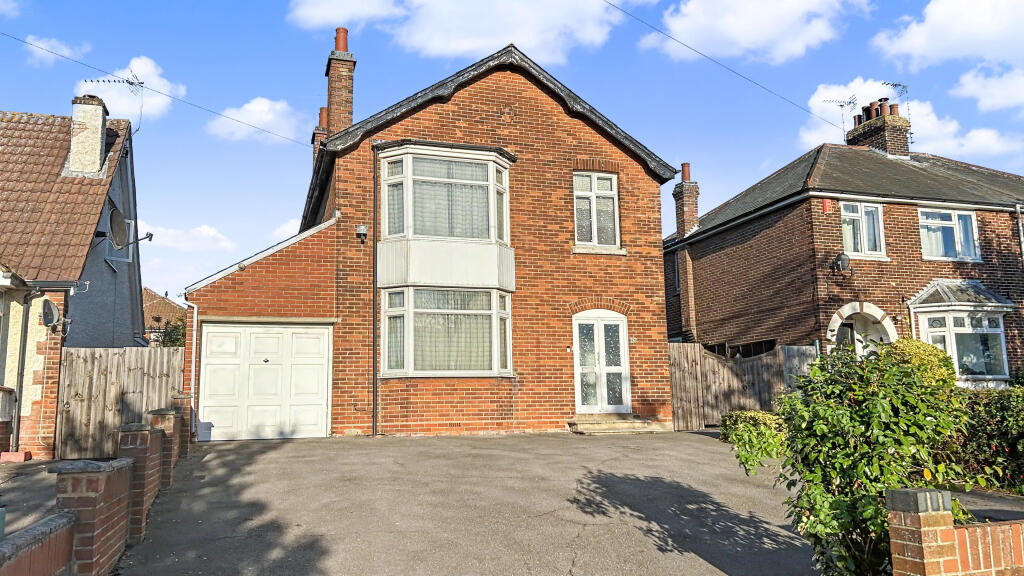 3-bed detached on St Andrews Avenue, Colchester, Essex, £360,000