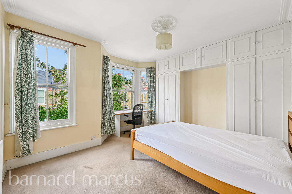 Apartment in London - More