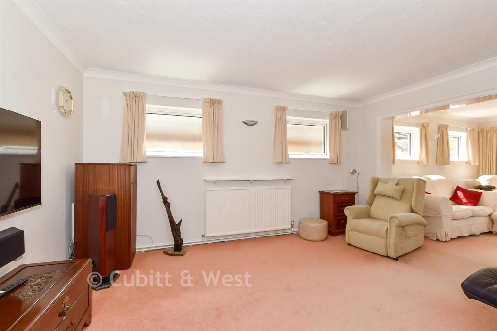 House in Redhill - View 4