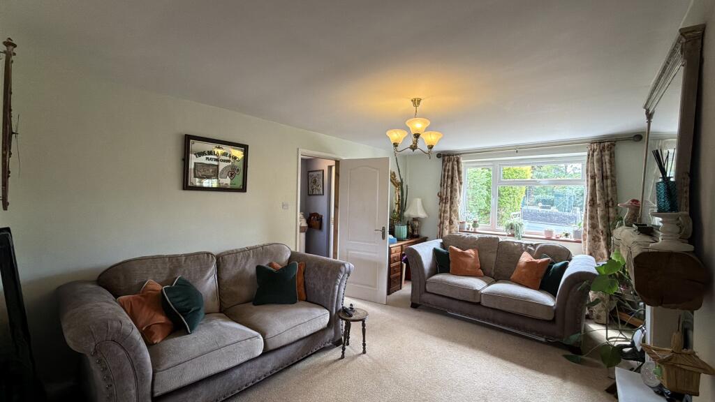 House in High Peak, Charlesworth - View 5