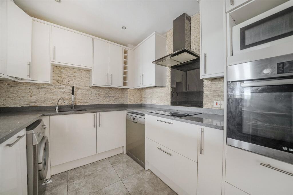 Apartment in London, Manchester Estate, Isle of Dogs - View 3