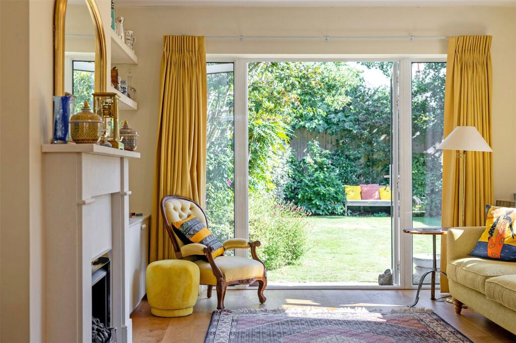 House in Twickenham - View 5