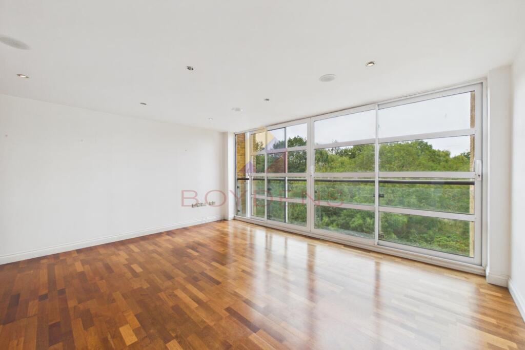 Apartment in Chelmsford - View 5