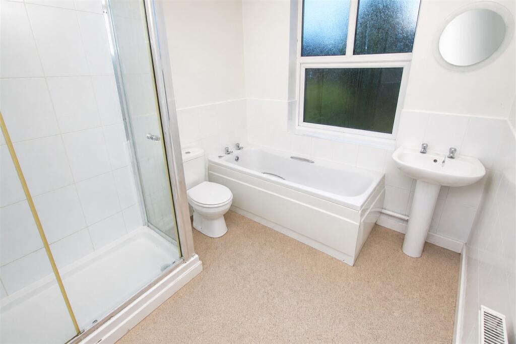 6 bedroom house for rent