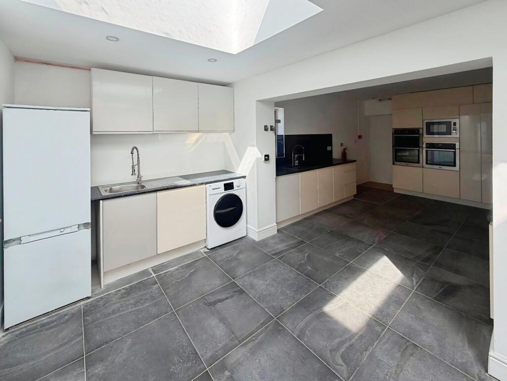 House in Spelthorne, Surrey - View 2