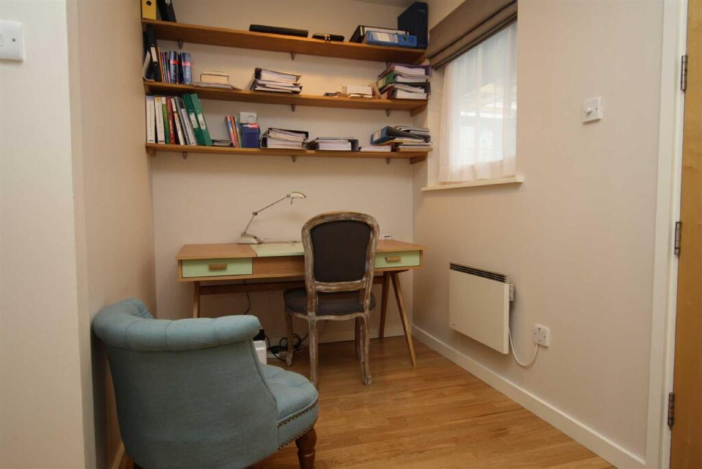 Apartment in Manchester, Gay Village, City Centre - View 5