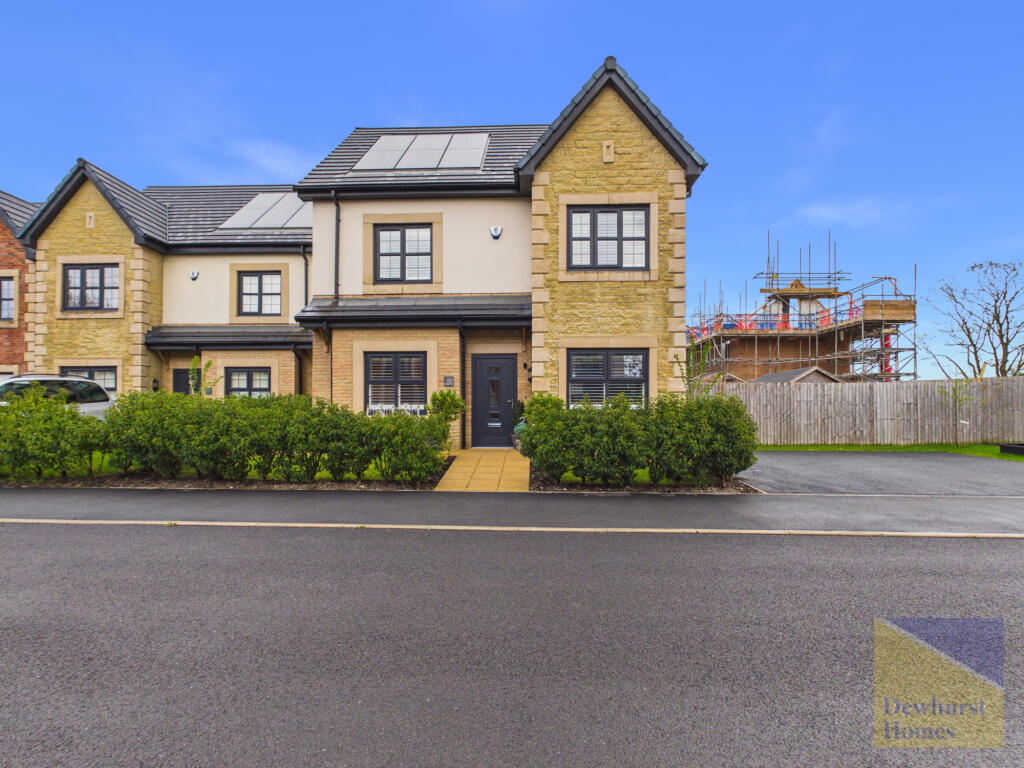 4-bed detached on Parkside Drive,  Broughton, PR3, £395,950