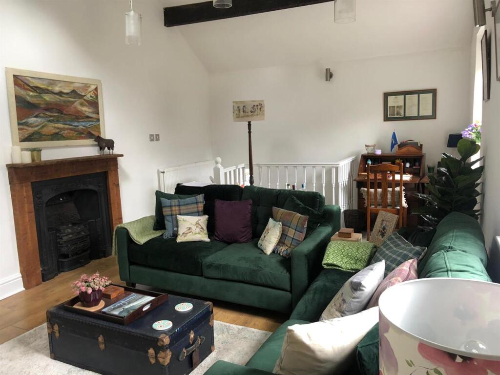 House in Huddersfield - View 2