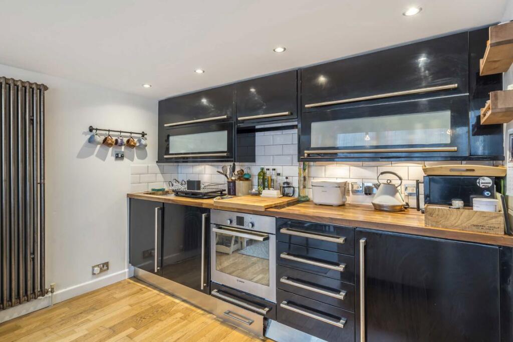 Apartment in London - View 5