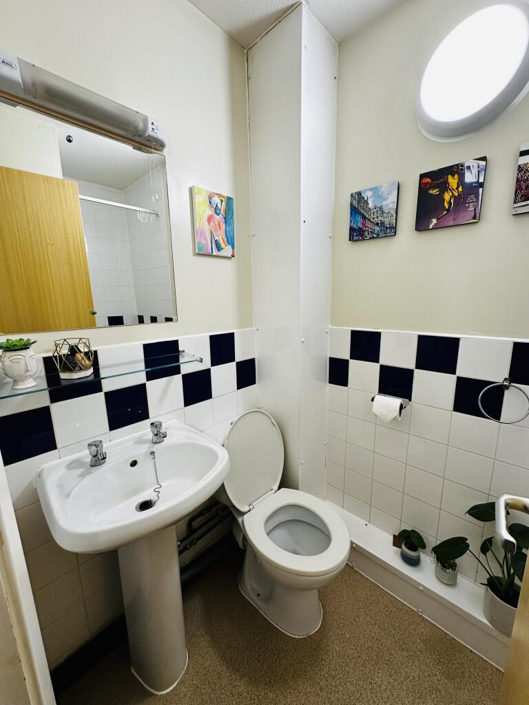 Apartment in Bradford, Little Horton Green, Great Horton - View 5