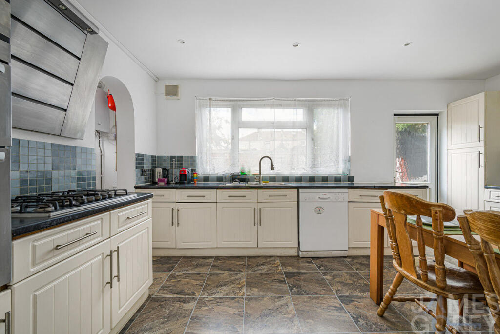 House in London - View 2