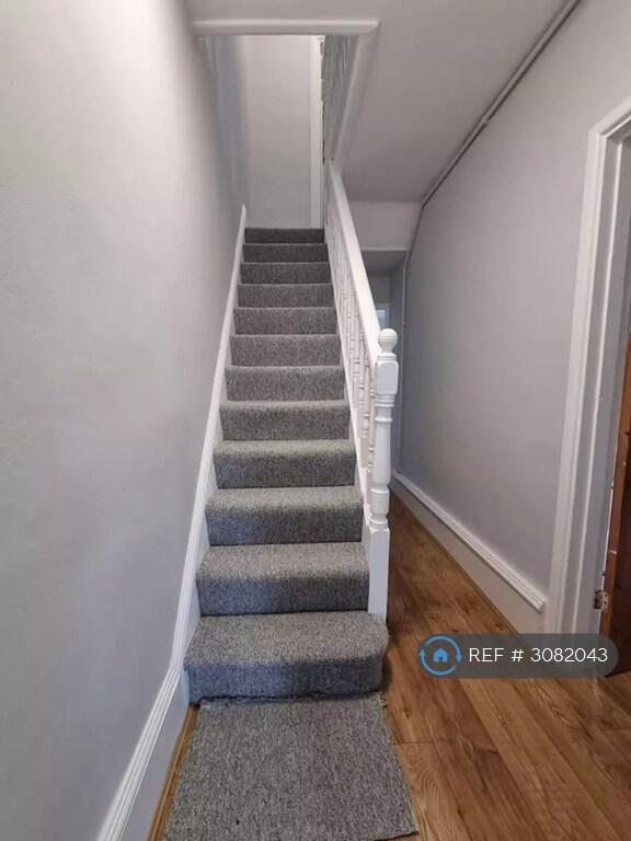 House in Southampton - More