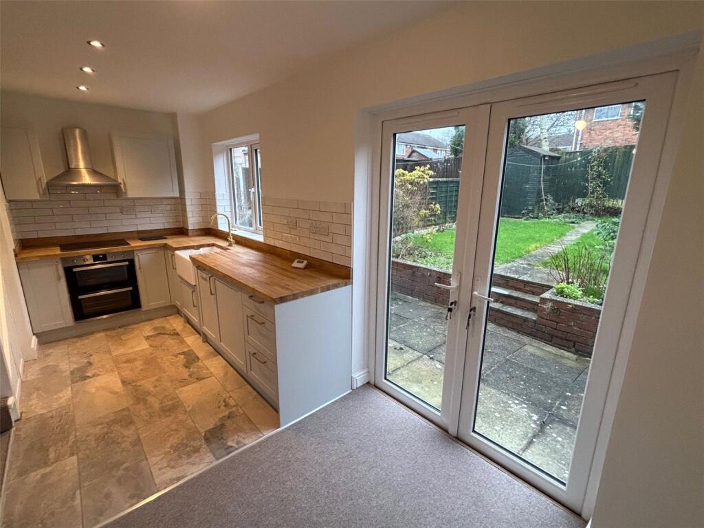 Walker Crescent, St. Georges, Telford, Shropshire, TF2 photo 2
