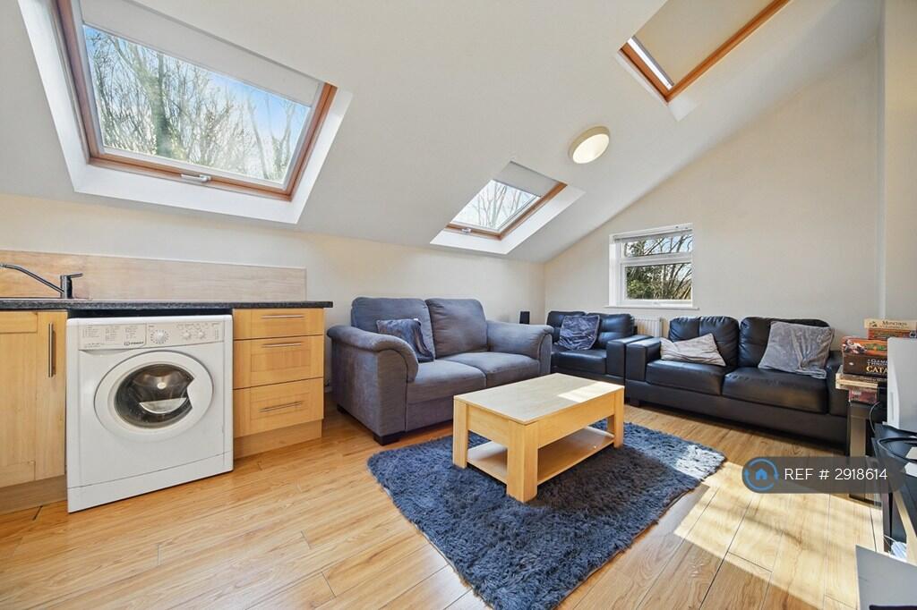 Main image of property: Commercial Road, Leeds, LS5