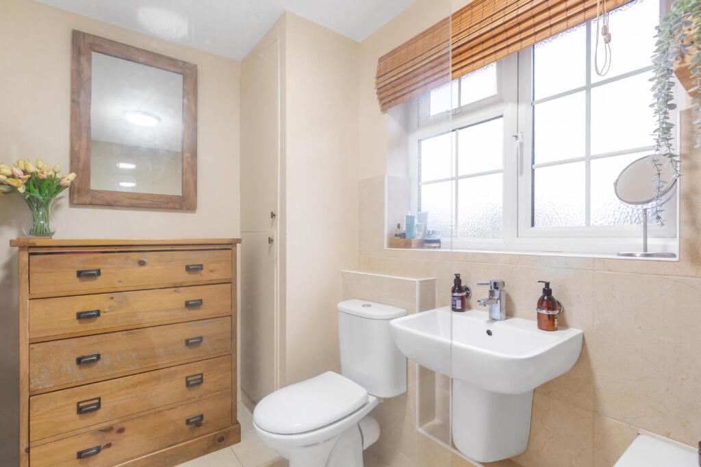 Apartment in London - View 3