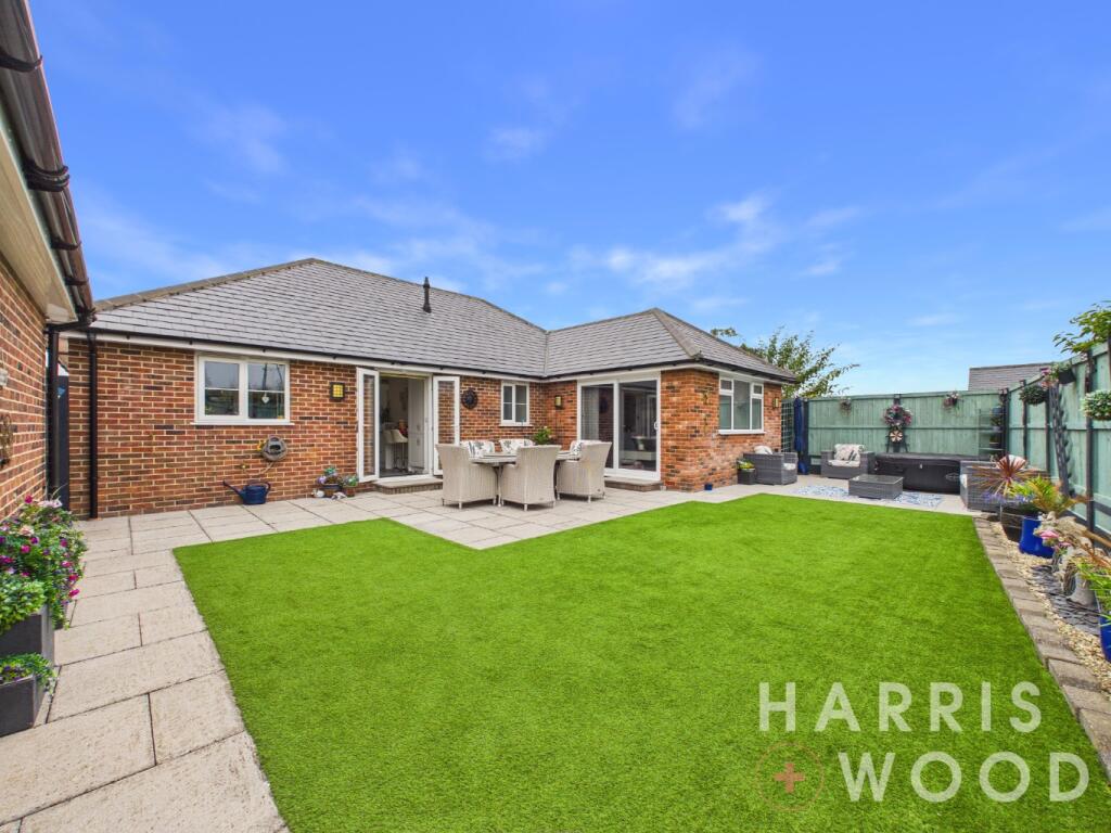 Whitegates Court, Little Clacton,  Essex, CO16 photo 4