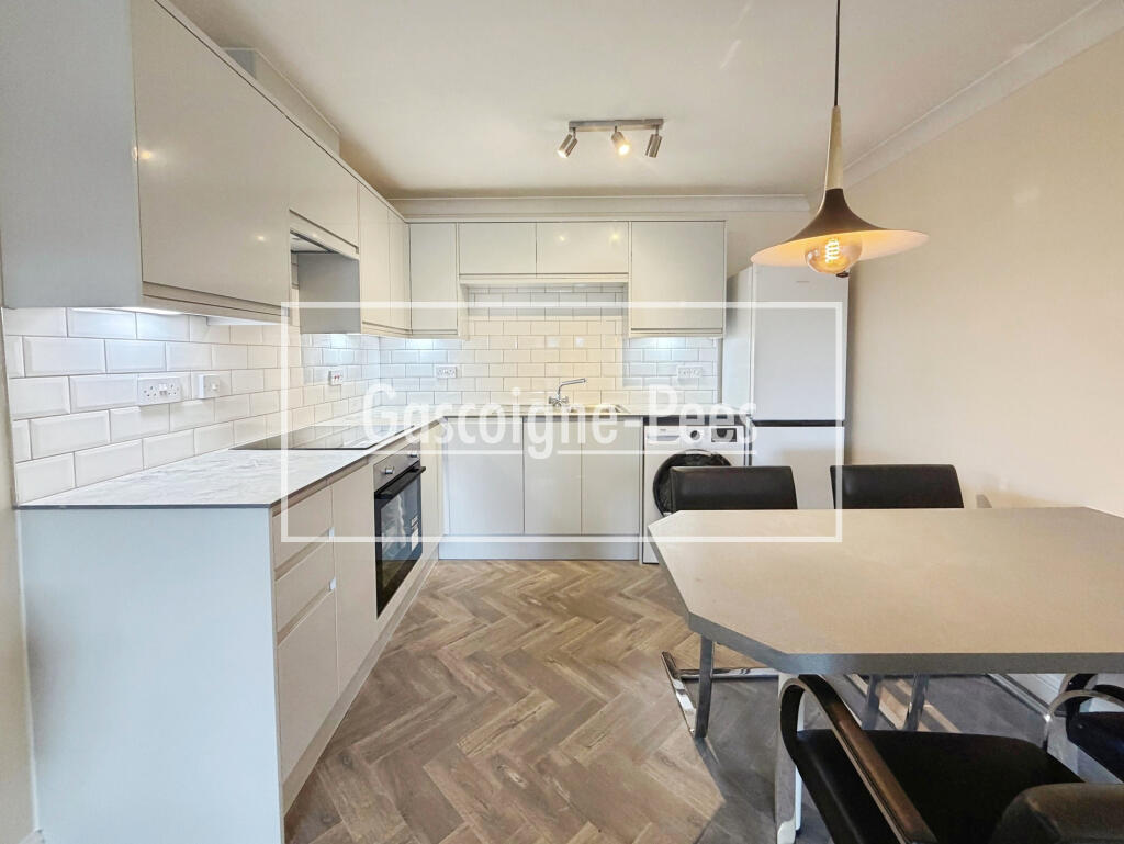 Main image of property: Cobham Gate, Cobham