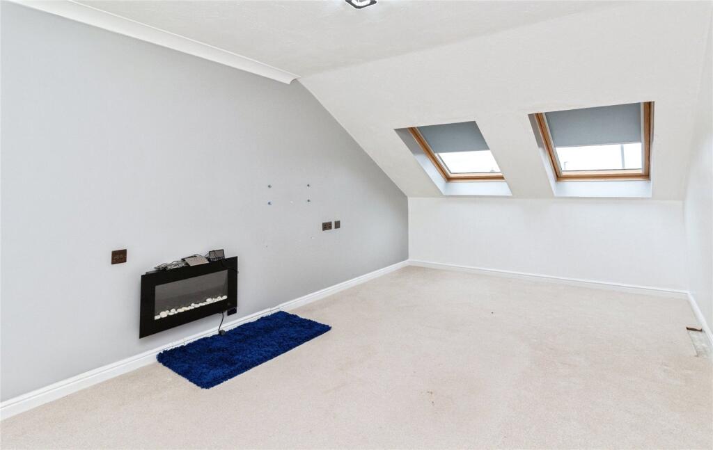 Apartment in Stoke-on-Trent - View 3