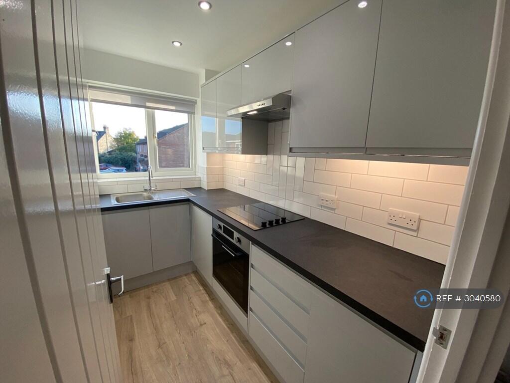 Apartment in Stevenage - More