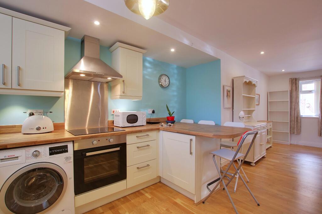 Apartment in Southampton - View 4