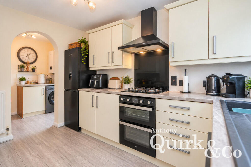House in Southend-on-Sea - View 3