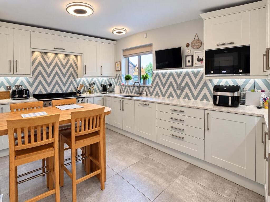 House in Northampton - View 5