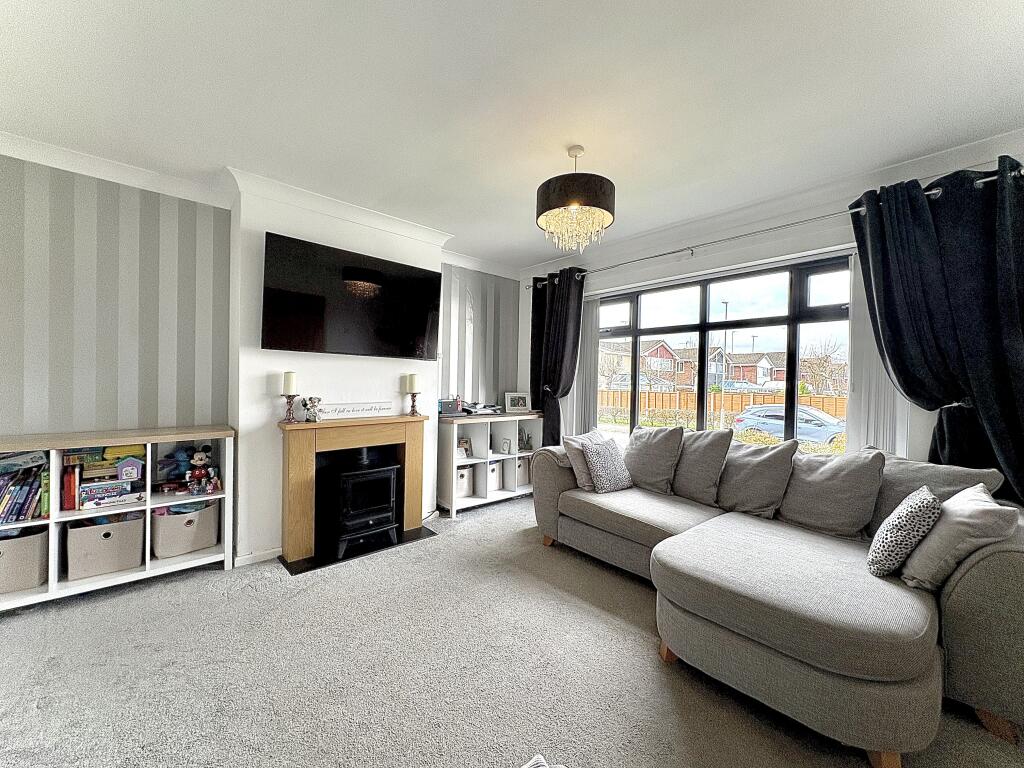 Greenslade Road, SEDGLEY, DY3 3QL photo 3