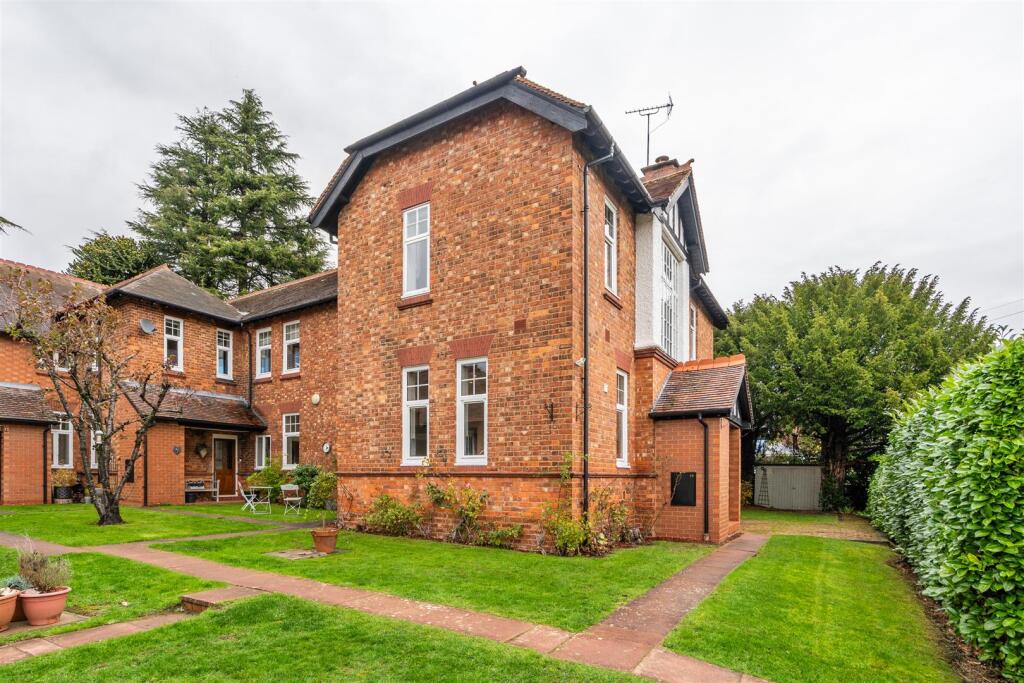 Main image of property: Catherines Close, Catherine-De-Barnes, Solihull