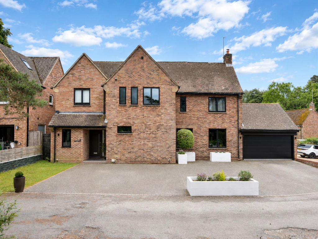 Main image of property: Heath Court, Leighton Buzzard