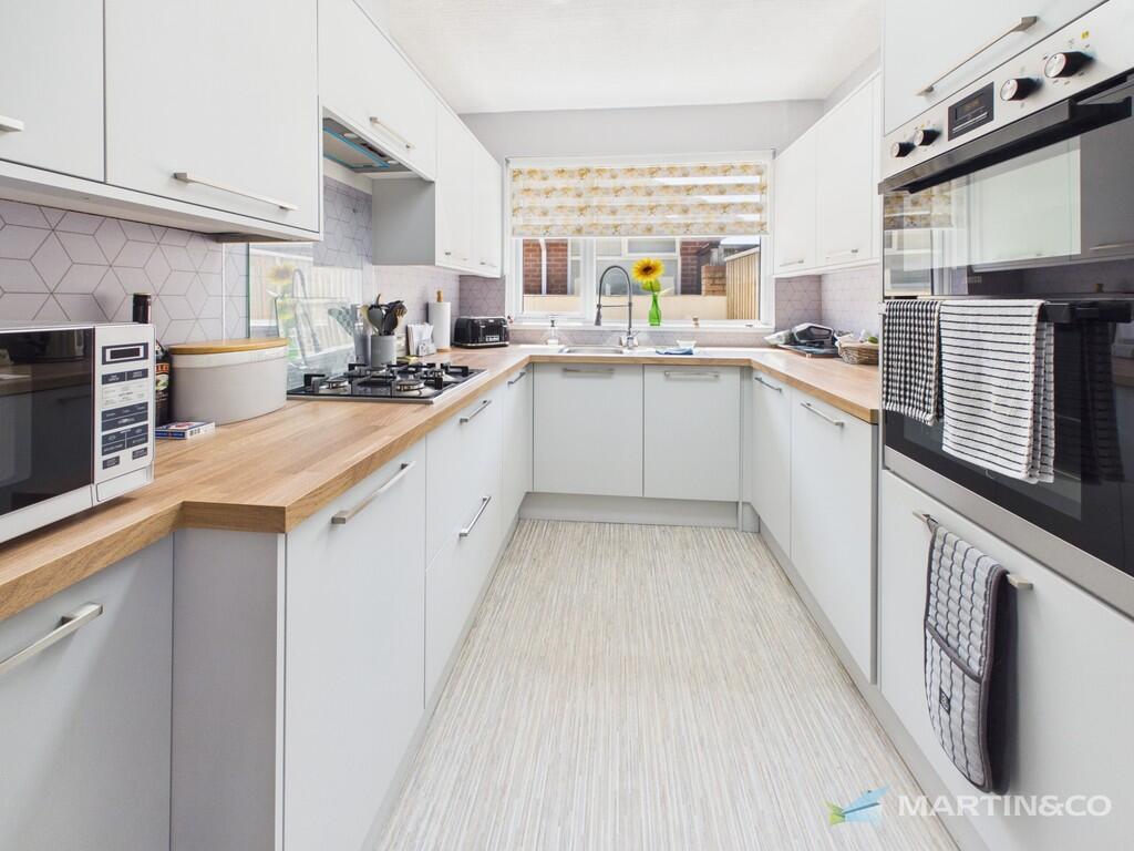 Warwick Road, St Annes, FY8 photo 4