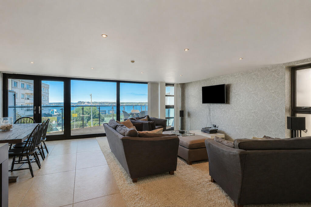 House in Poole, Canford Cliffs - View 4