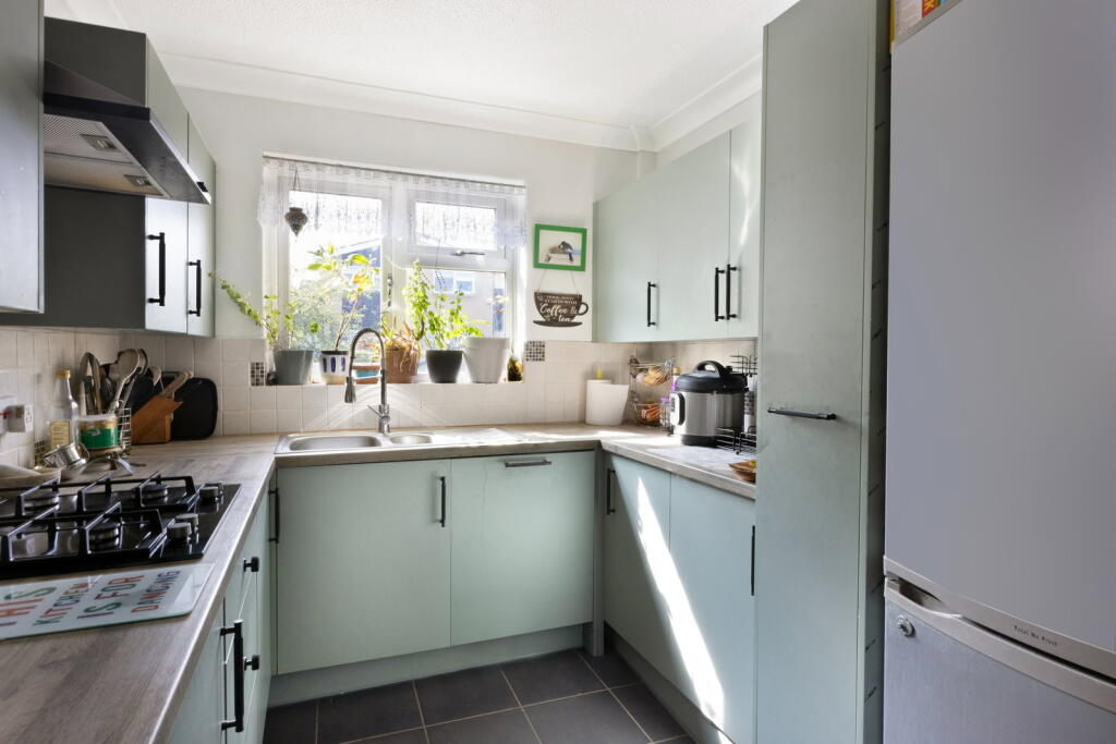 House in Gloucester - View 5