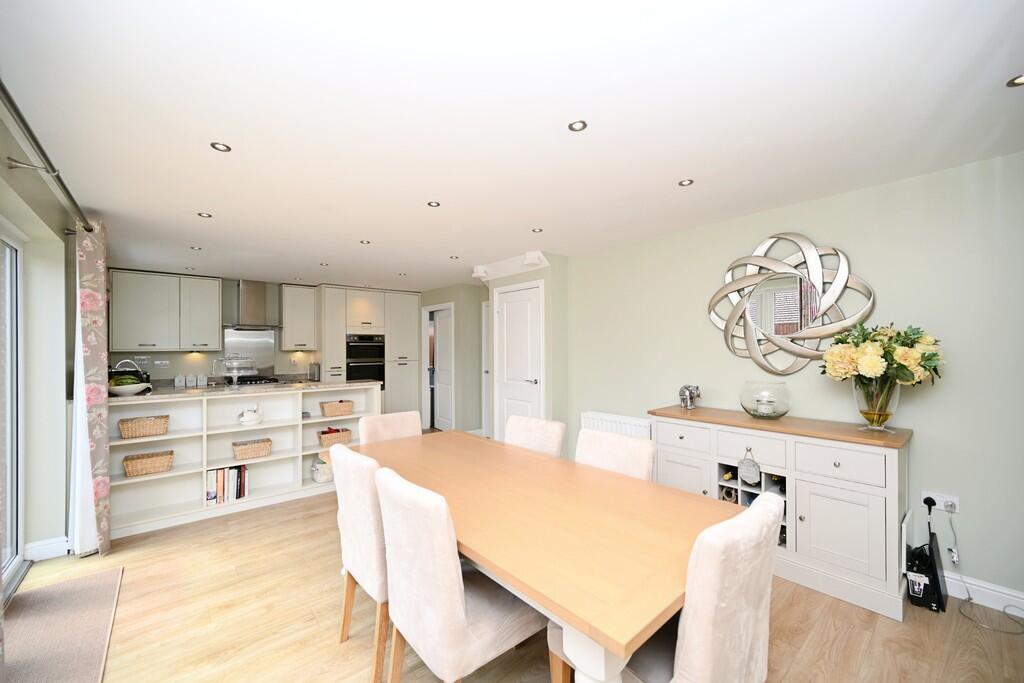 House in Rugby, Cawston - More