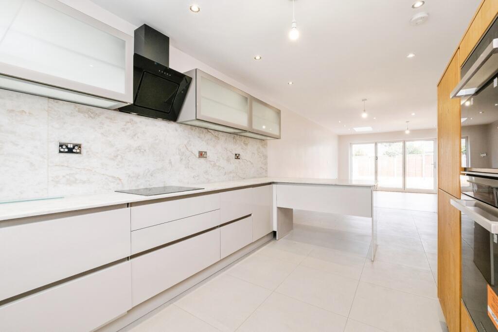 House in Romford - View 4