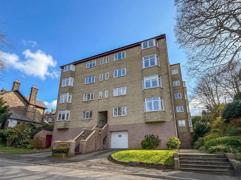 Main image of property: Hardwick Mount, Buxton