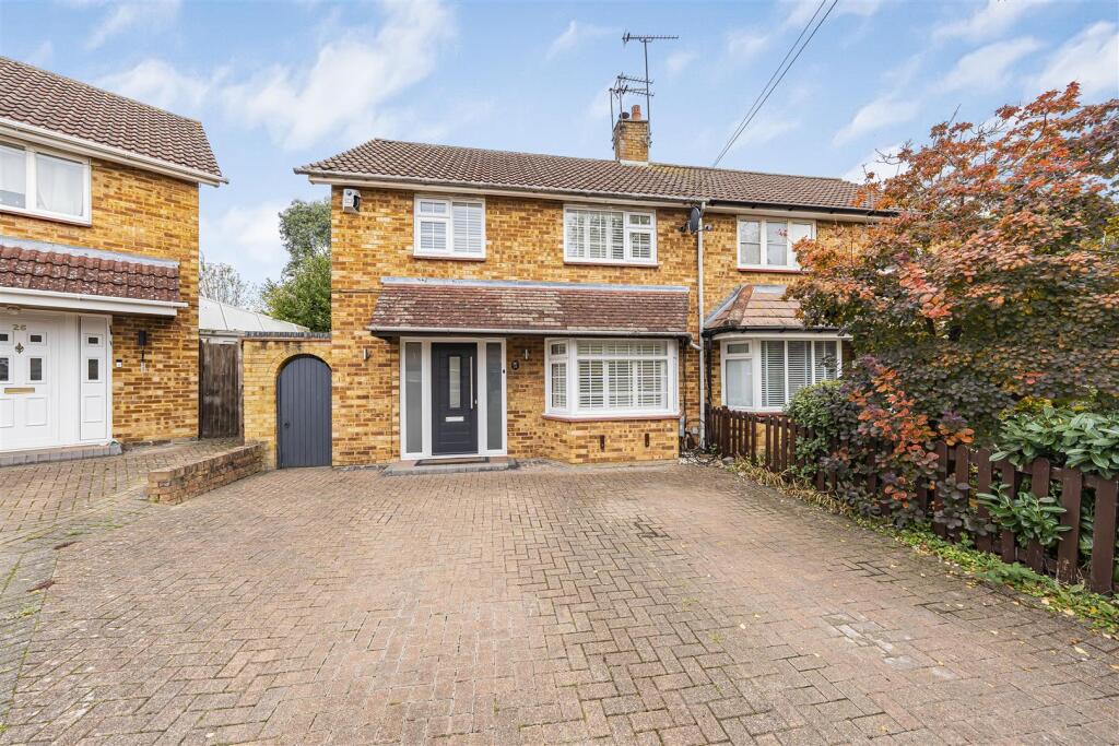 Main image of property: Hamilton Close, Bricket Wood, St. Albans