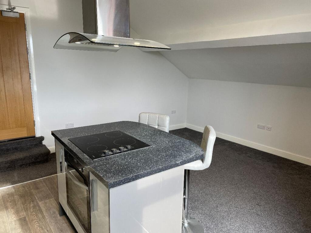 Apartment in Wakefield, Warmfield cum Heath - View 4