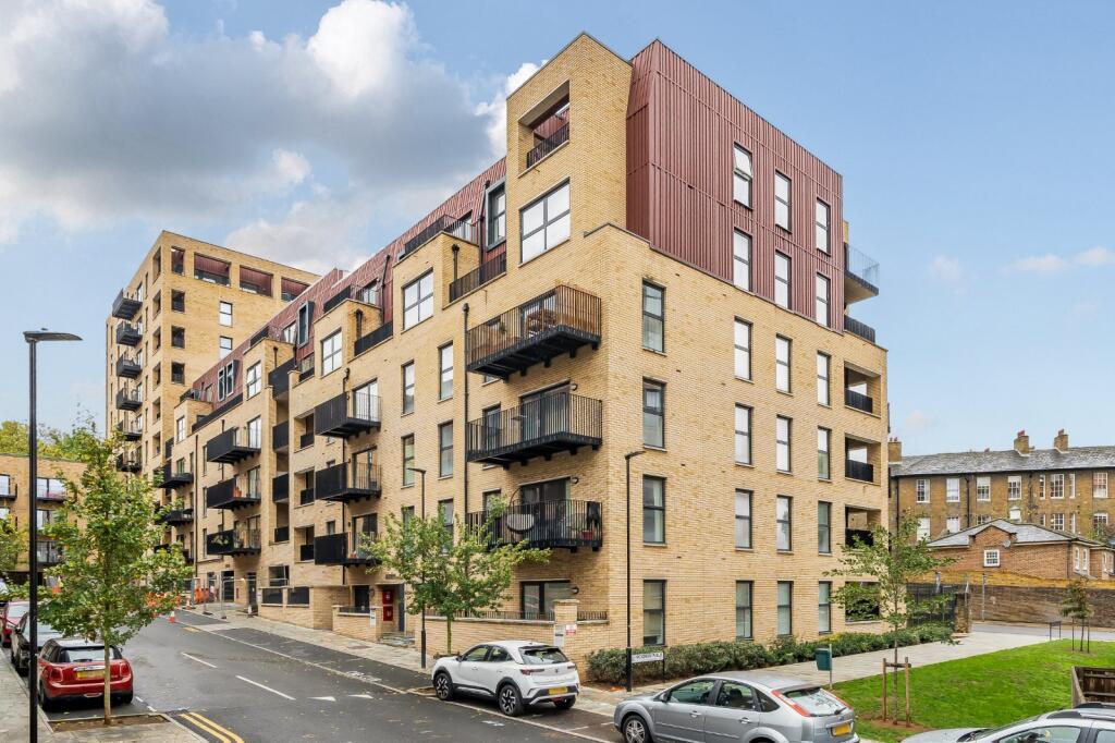 2-bed apartment on Brumwell Avenue, Woolwich, £425,000