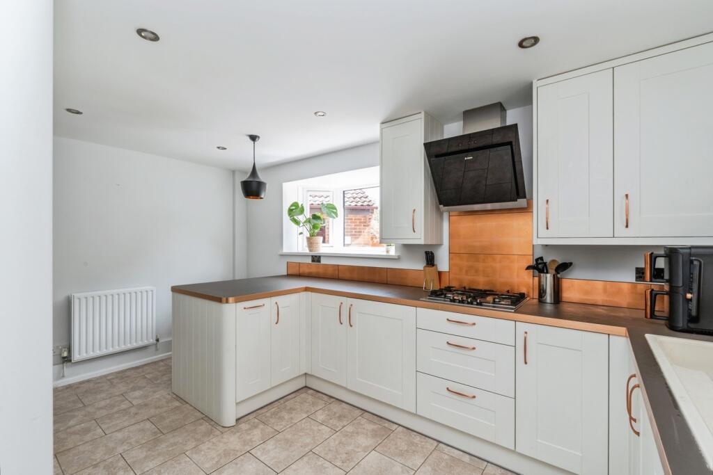 House in Southampton - More