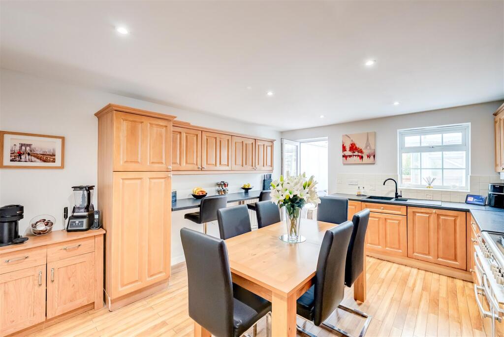 House in Dartford - View 5