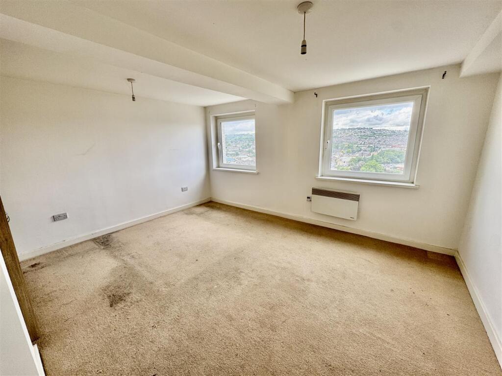 Apartment in Bradford - View 4