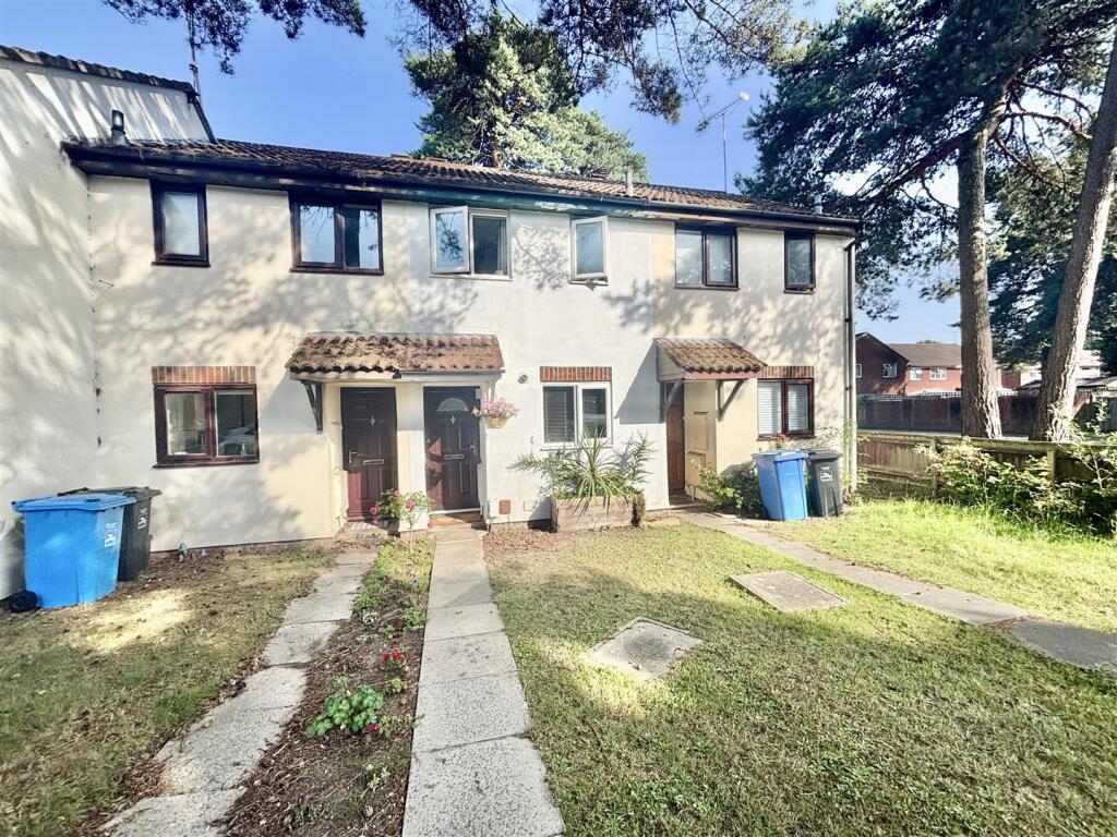 Main image of property: Swift Close, Creekmoor