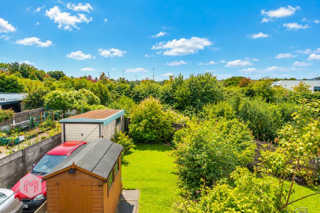 Waverley Avenue, Kearsley, BL4 photo 4
