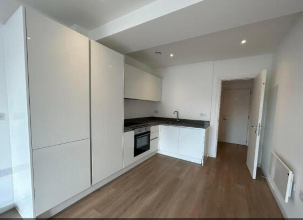 Main image of property: Beckets Yard,  Selden Hill, Paradise Industrial Estate, Hemel Hempstead