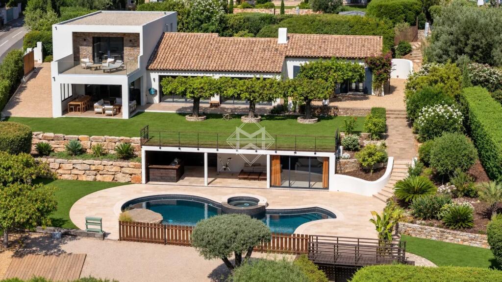 Main image of property: Provence-Alps-Cote d`Azur, Var, La Croix-Valmer