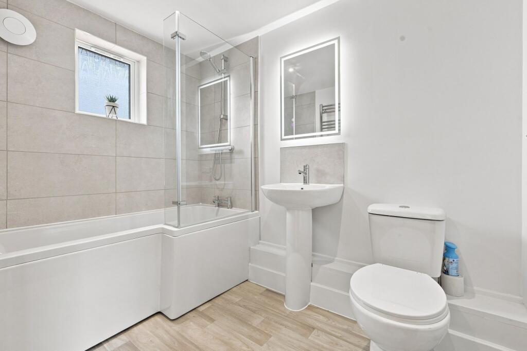 House in East Suffolk, Drybridge Hill, Woodbridge - More