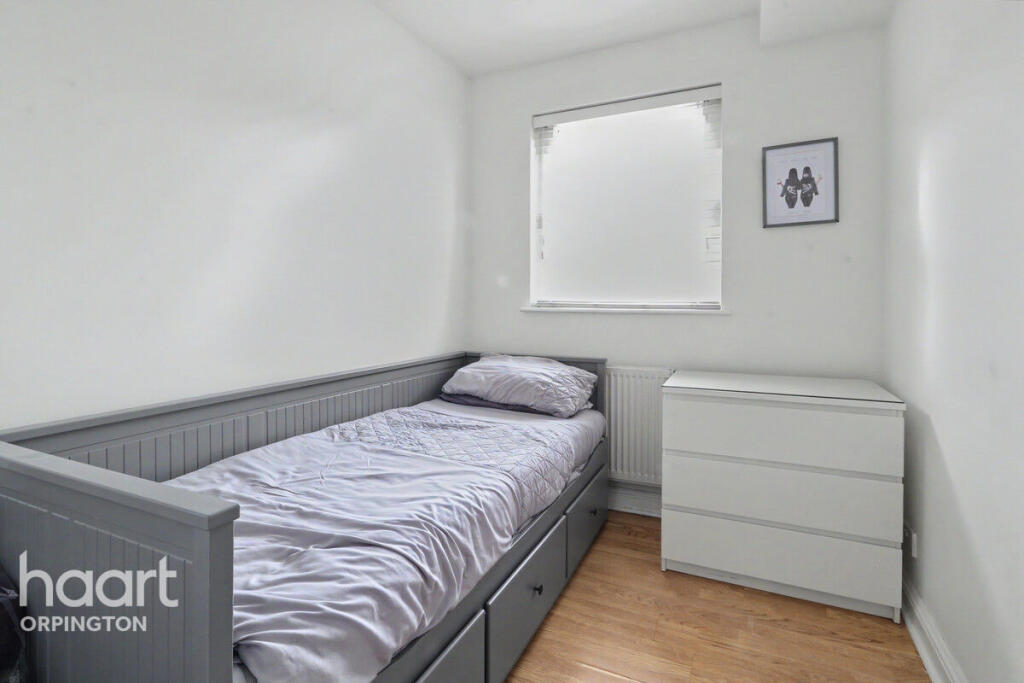 Apartment in Orpington, Broom Hill, Goddington - More