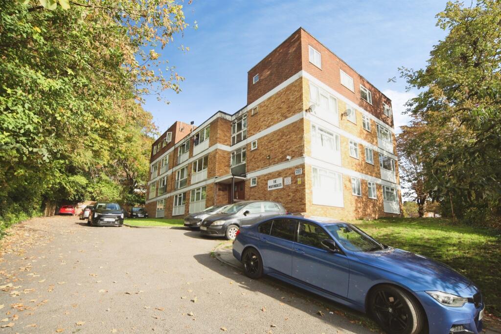 Main image of property: Crescent Road, Luton