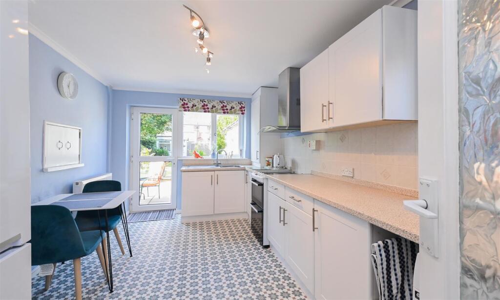 House in East Staffordshire, Barton-under-Needwood - View 3